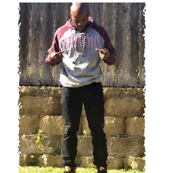 Meet your Posher, Travis - Picture 1 of 1